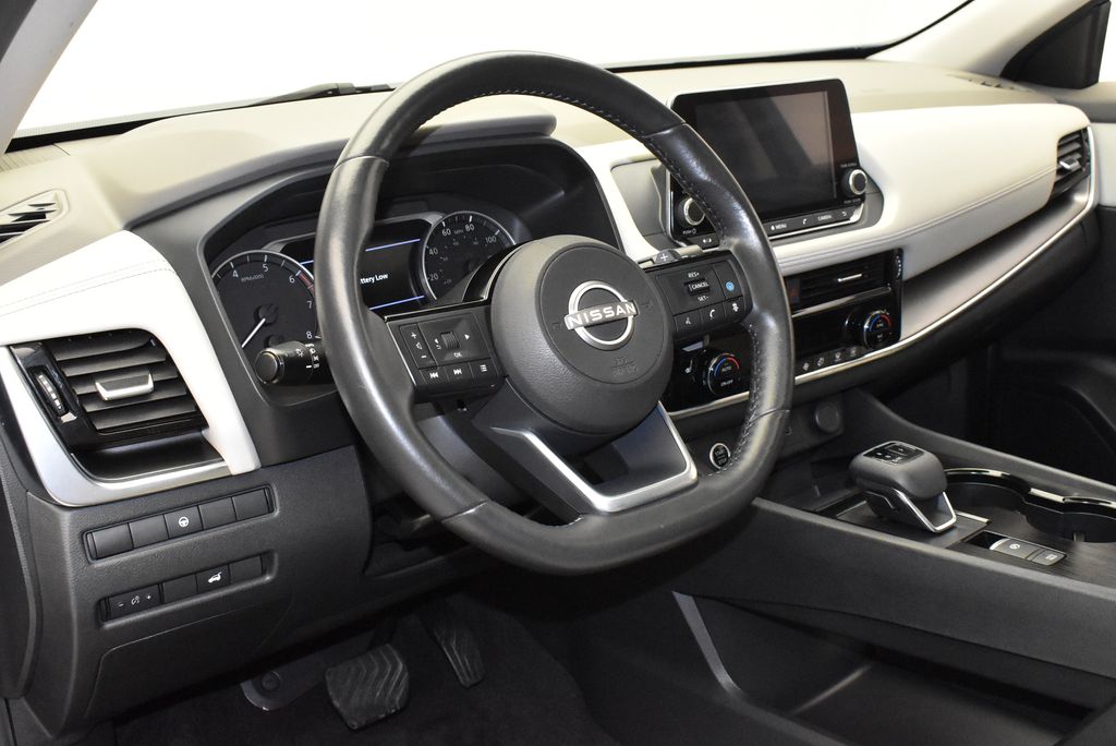 Thumbnail: 2022 Nissan Rogue - 15