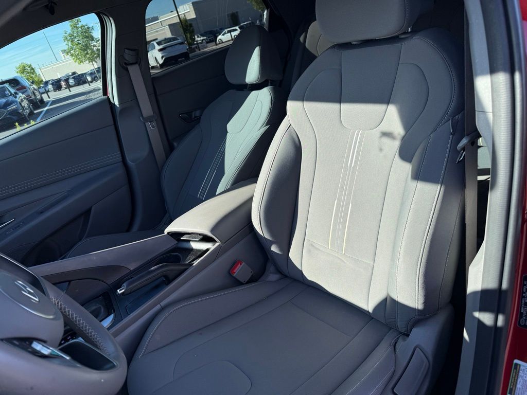 Thumbnail: 2025 Hyundai Elantra - 8