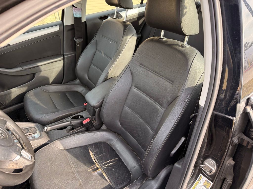 Thumbnail: 2013 Volkswagen Jetta - 8