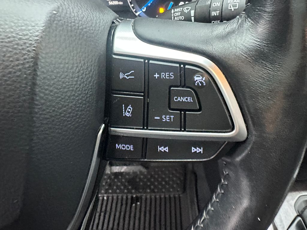 2021 Toyota Highlander Hybrid Platinum