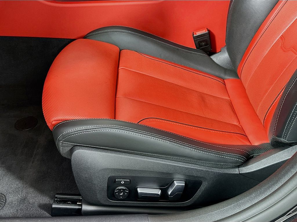 Thumbnail: 2025 BMW 8 Series - 20