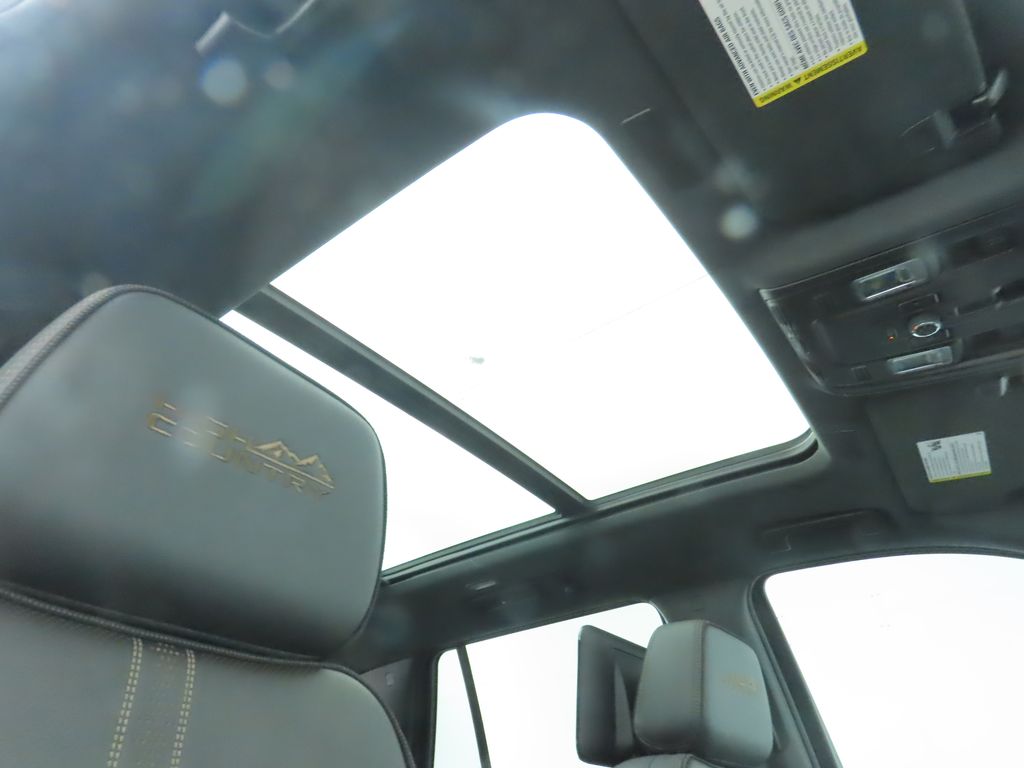 Thumbnail: 2025 Chevrolet Tahoe - 20