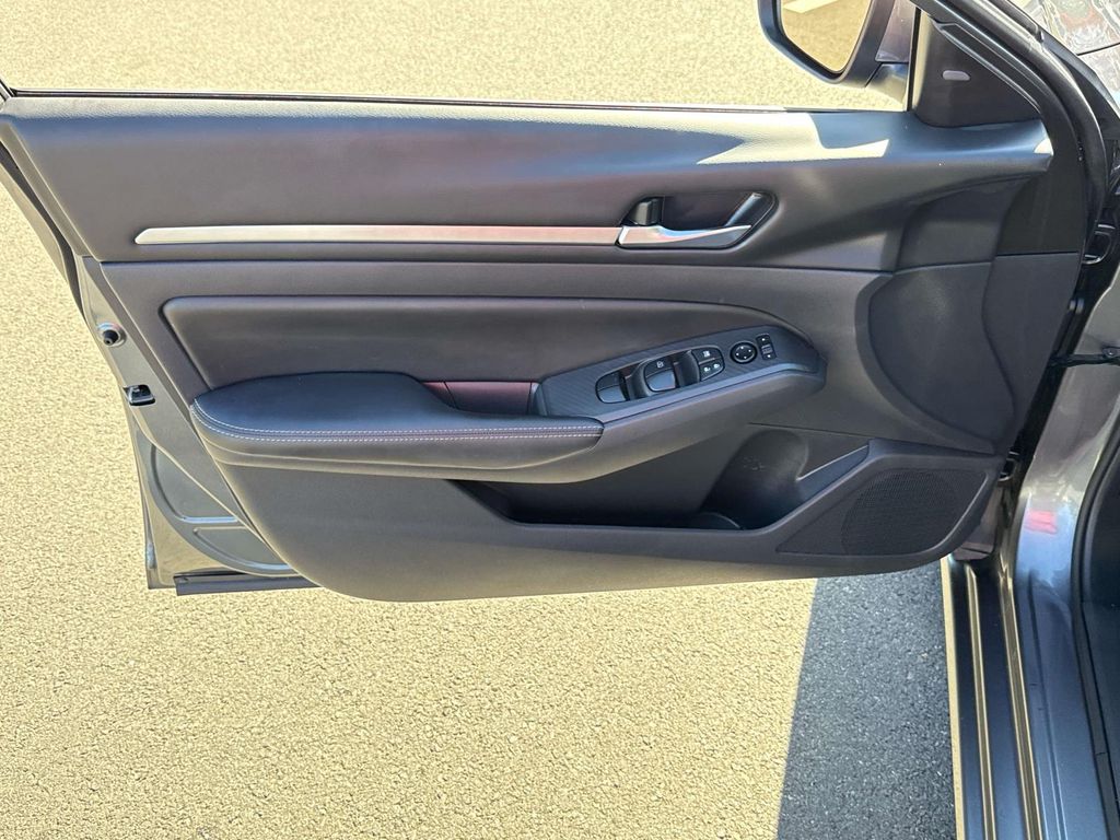 Thumbnail: 2022 Nissan Altima - 30