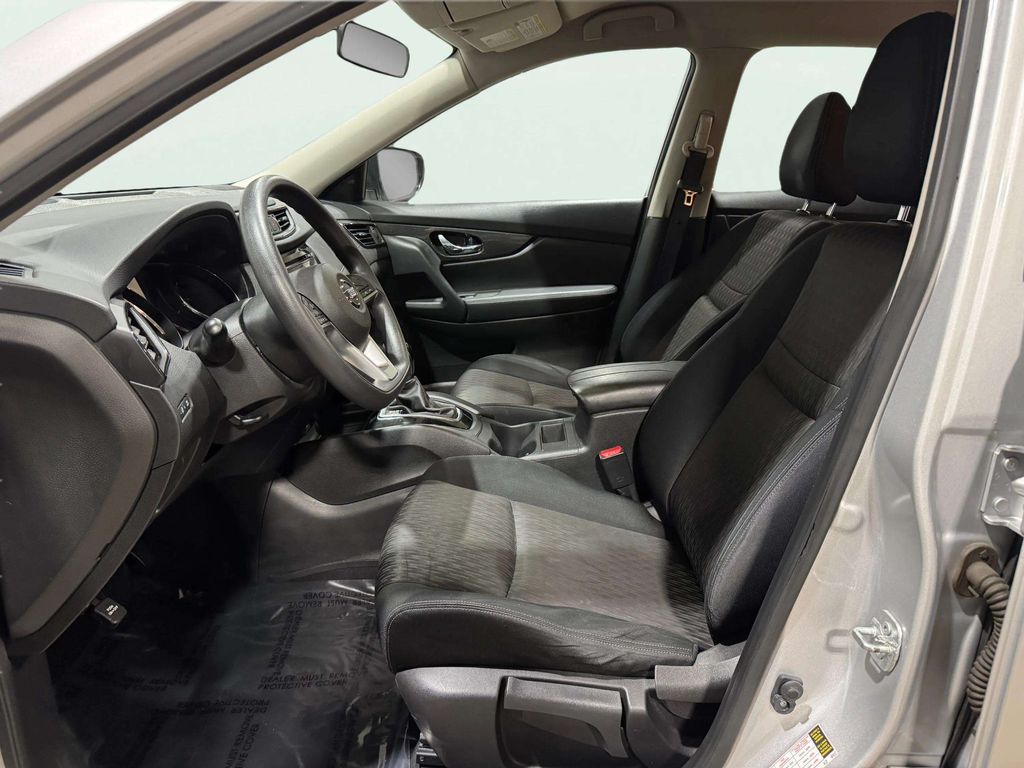 Used 2017 Brilliant Silver Nissan S image 21
