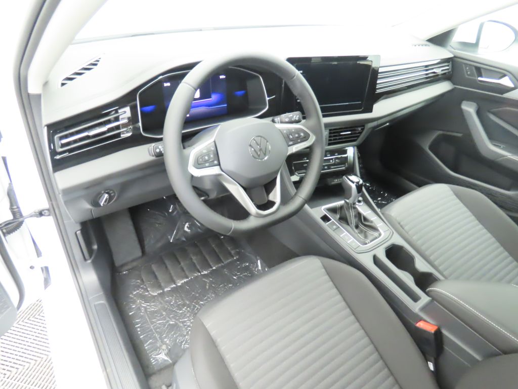 Thumbnail: 2025 Volkswagen Jetta - 10