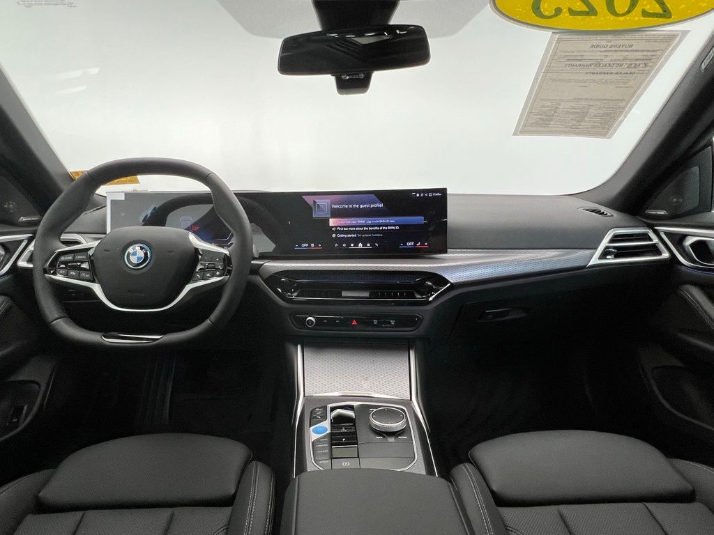 Thumbnail: 2025 BMW i4 - 10