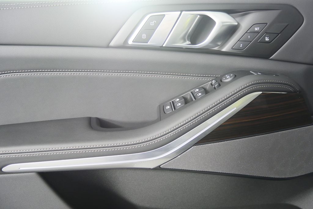 Thumbnail: 2026 BMW X5 - 9