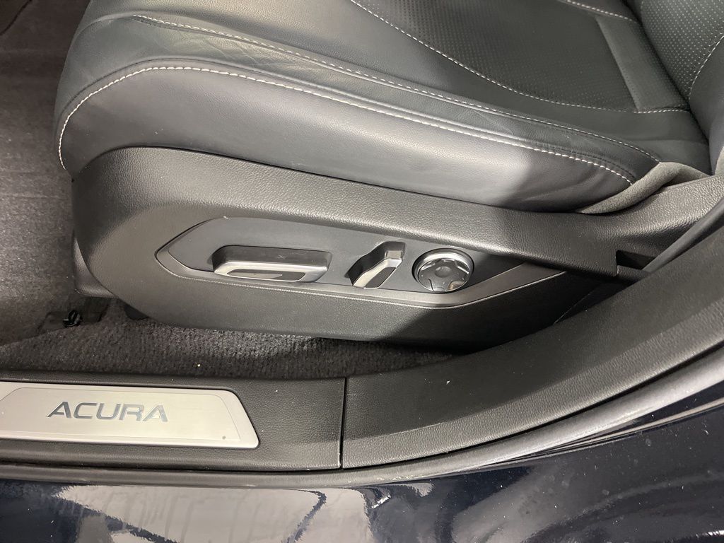 Thumbnail: 2025 Acura RDX - 25