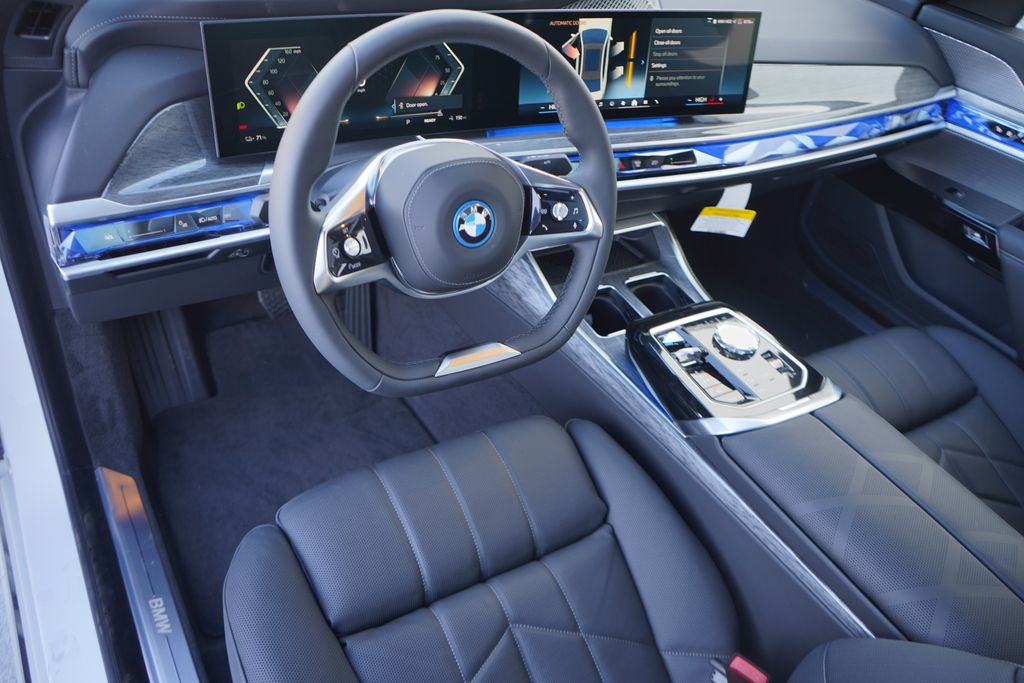 2024 BMW i7 eDrive50 13