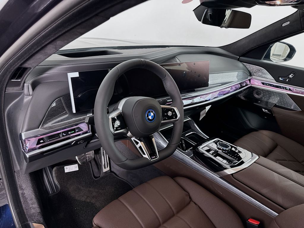 Thumbnail: 2025 BMW i7 - 9