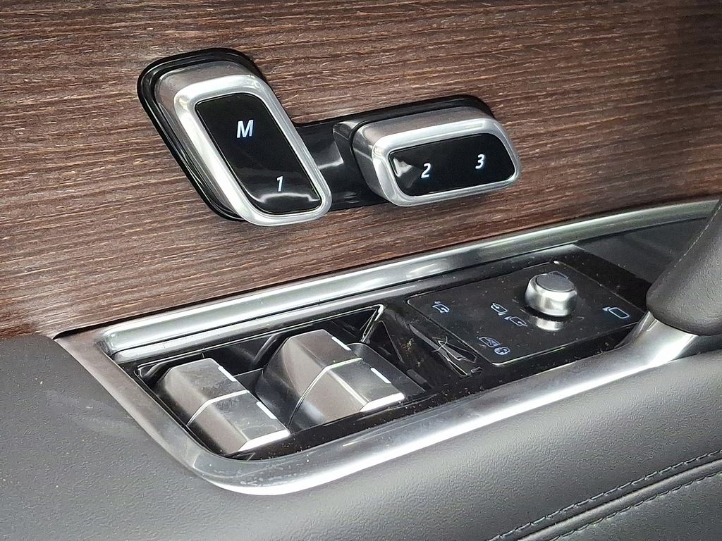 Thumbnail: 2026 Land Rover Range Rover - 20