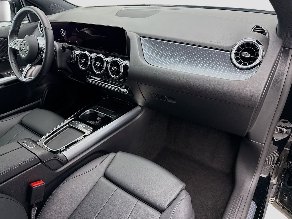 Thumbnail: 2025 Mercedes-Benz GLA - 15