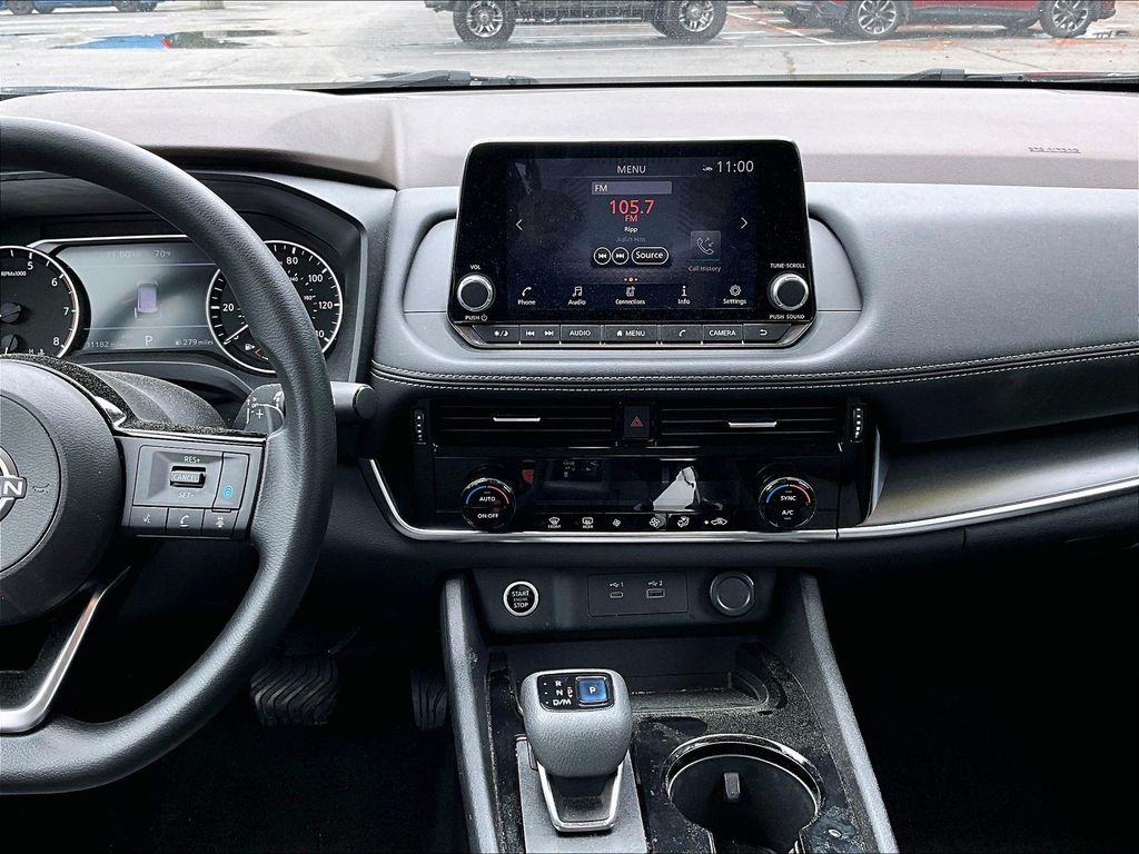 2022 Nissan Rogue — photo 18