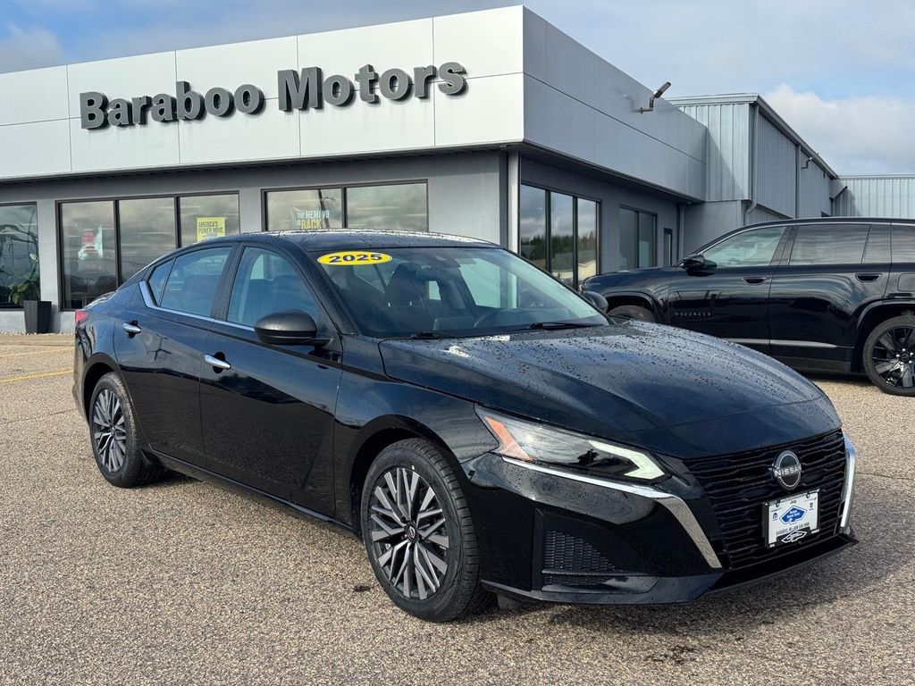 Super Black Clearcoat 2025 Nissan Altima 2.5 SV FWD Sedan Front-Wheel Drive Continuously Variable Transmission