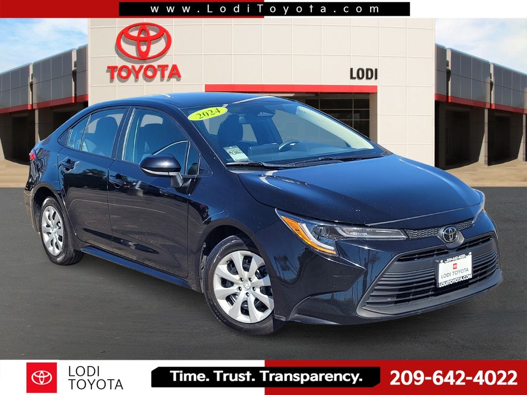  2024 Toyota Corolla LE FWD   