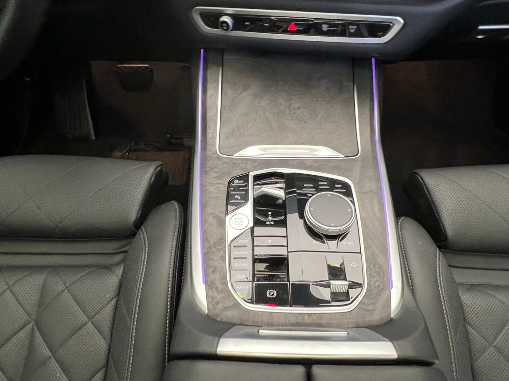 Thumbnail: 2024 BMW X7 - 12