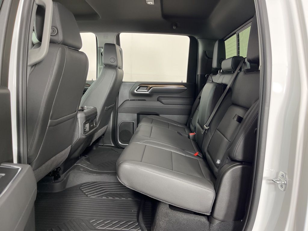 2025 Chevrolet Silverado 2500 LT 24