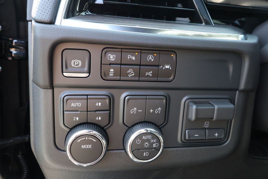 Thumbnail: 2026 Chevrolet Tahoe - 22