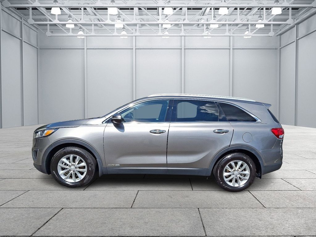 Thumbnail: 2017 Kia Sorento - 7
