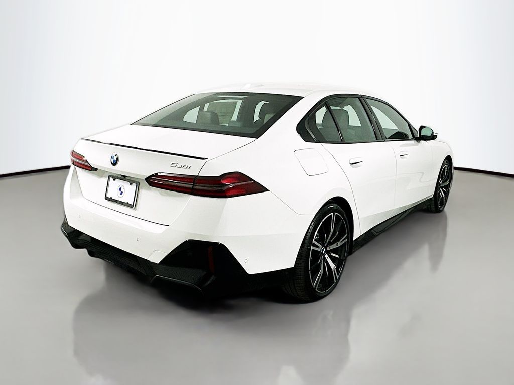 Thumbnail: 2026 BMW 5 Series - 5