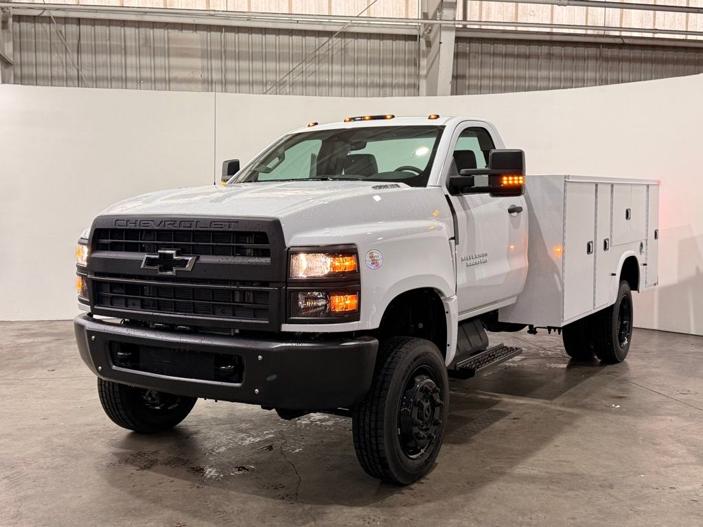 2025 Chevrolet Silverado 5500HD 