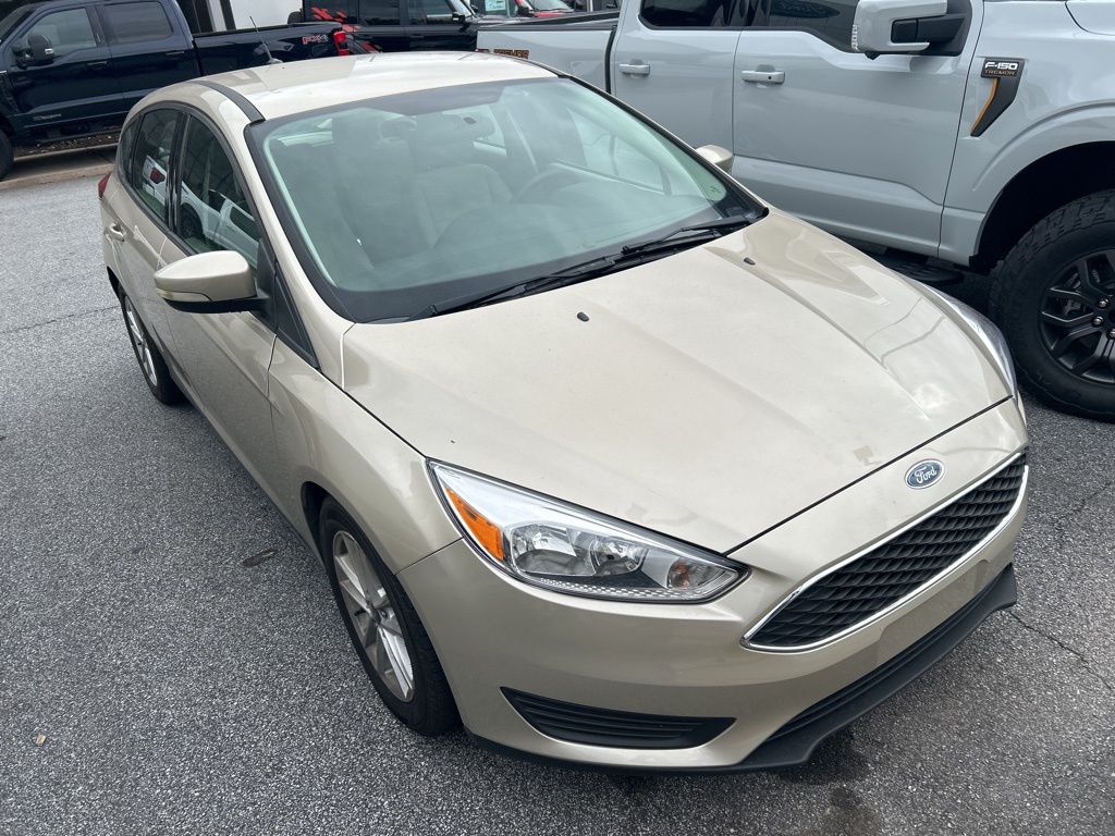 2018 Ford Focus SE 2