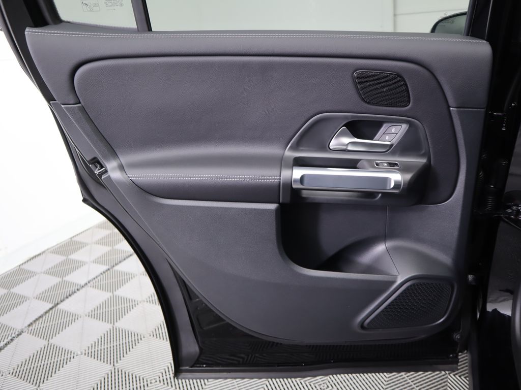 Thumbnail: 2025 Mercedes-Benz GLB - 27