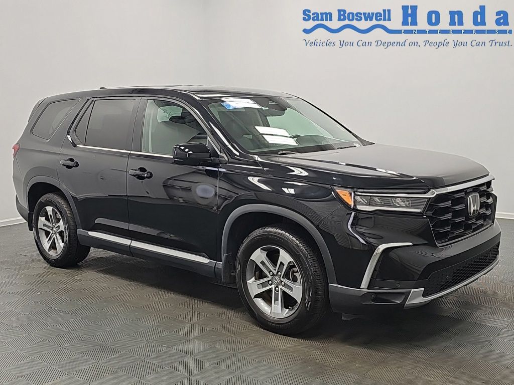 Crystal Black Pearl 2023 Honda Pilot EX-L FWD with Captains Chairs SUV / Crossover Front-Wheel Drive Automatic