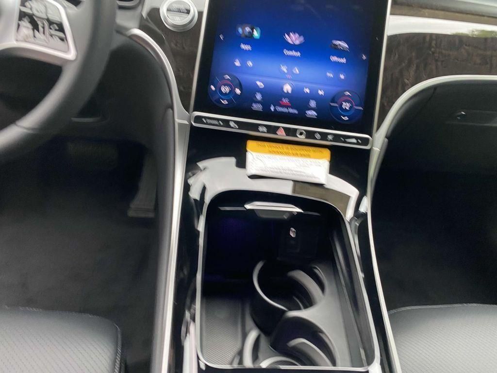 Thumbnail: 2024 Mercedes-Benz GLC - 31