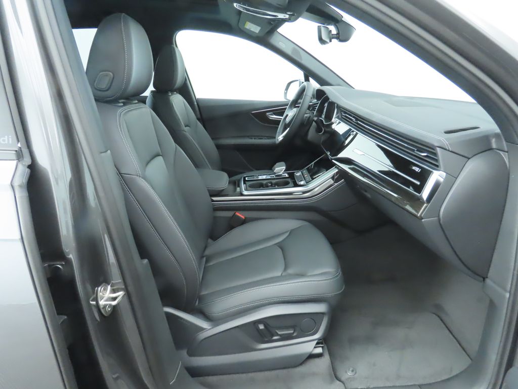 Thumbnail: 2025 Audi Q7 - 21