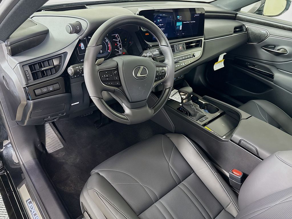 2025 Lexus ES  9