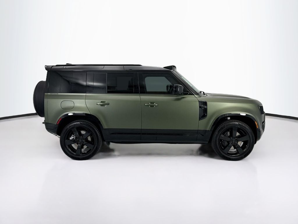 Thumbnail: 2026 Land Rover Defender - 4