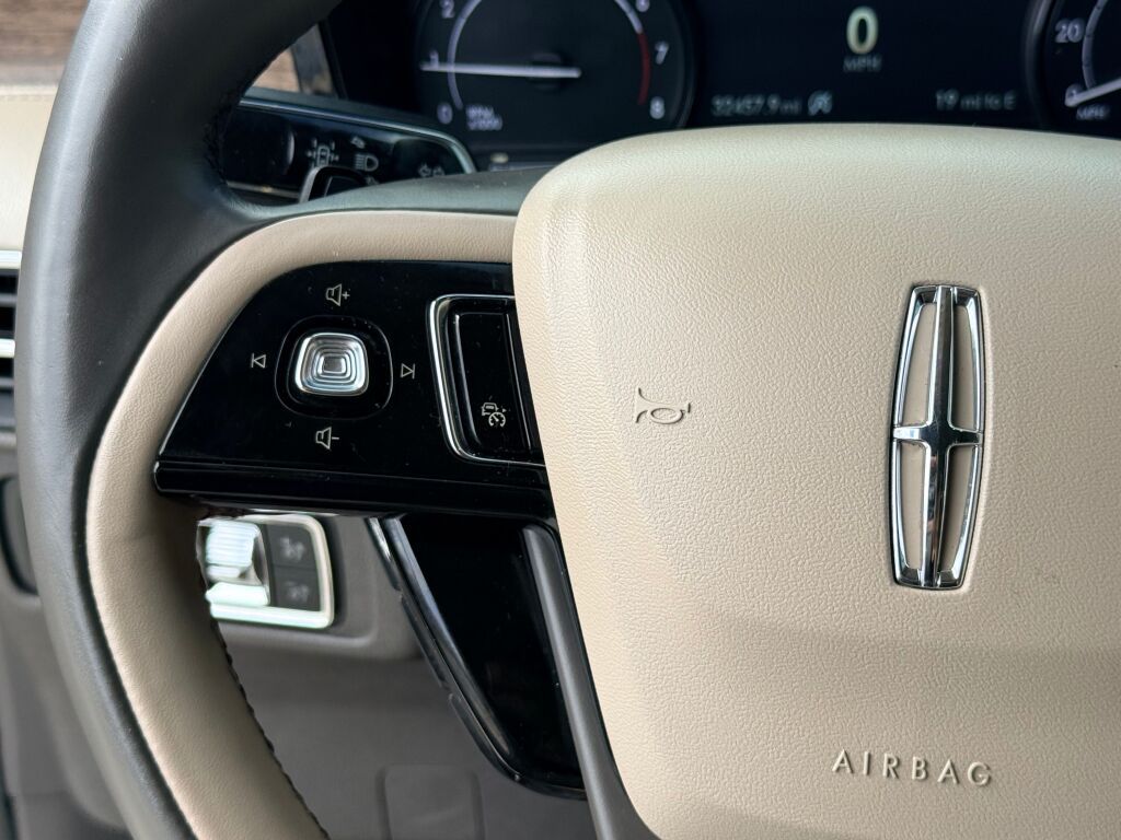 Thumbnail: 2020 Lincoln Corsair - 26