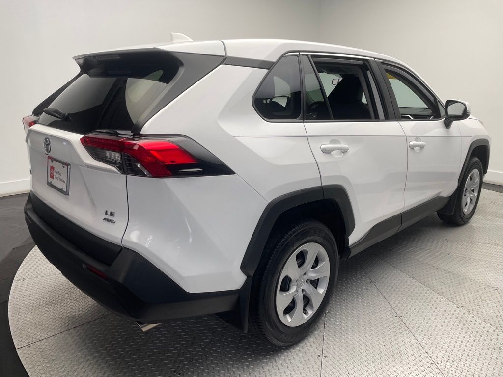 2024 Toyota RAV4 LE 5