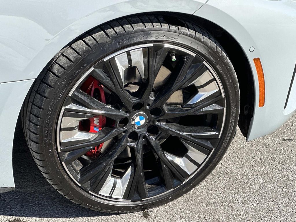 Thumbnail: 2025 BMW 4 Series - 18