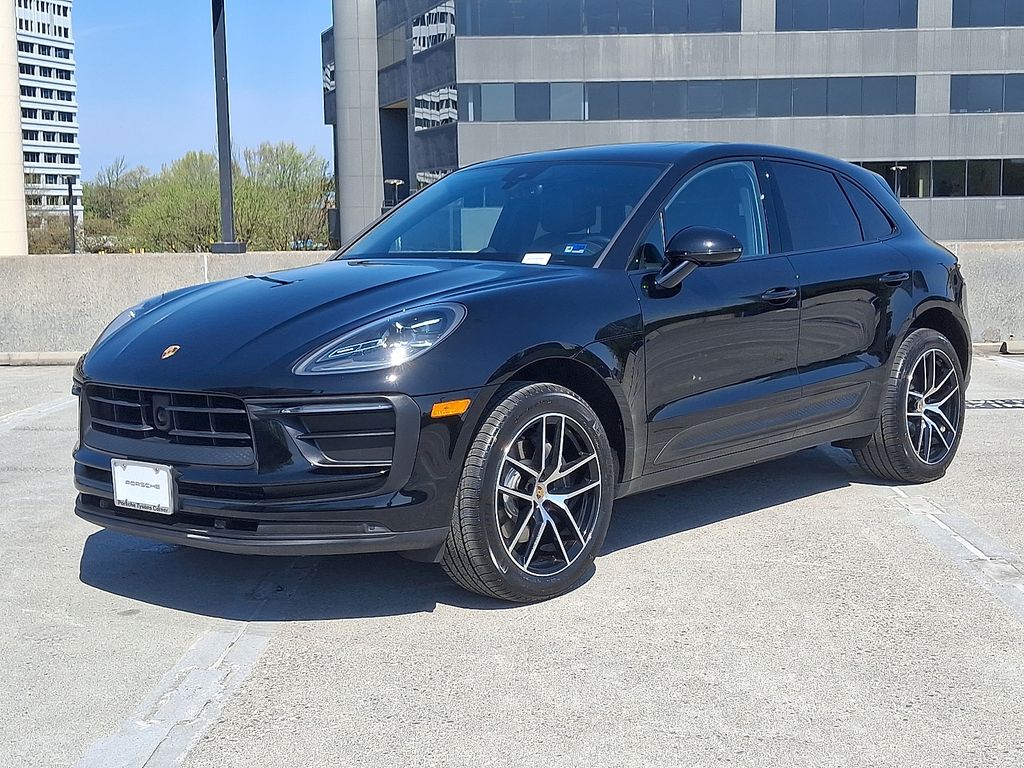 Thumbnail: 2023 Porsche Macan - 1