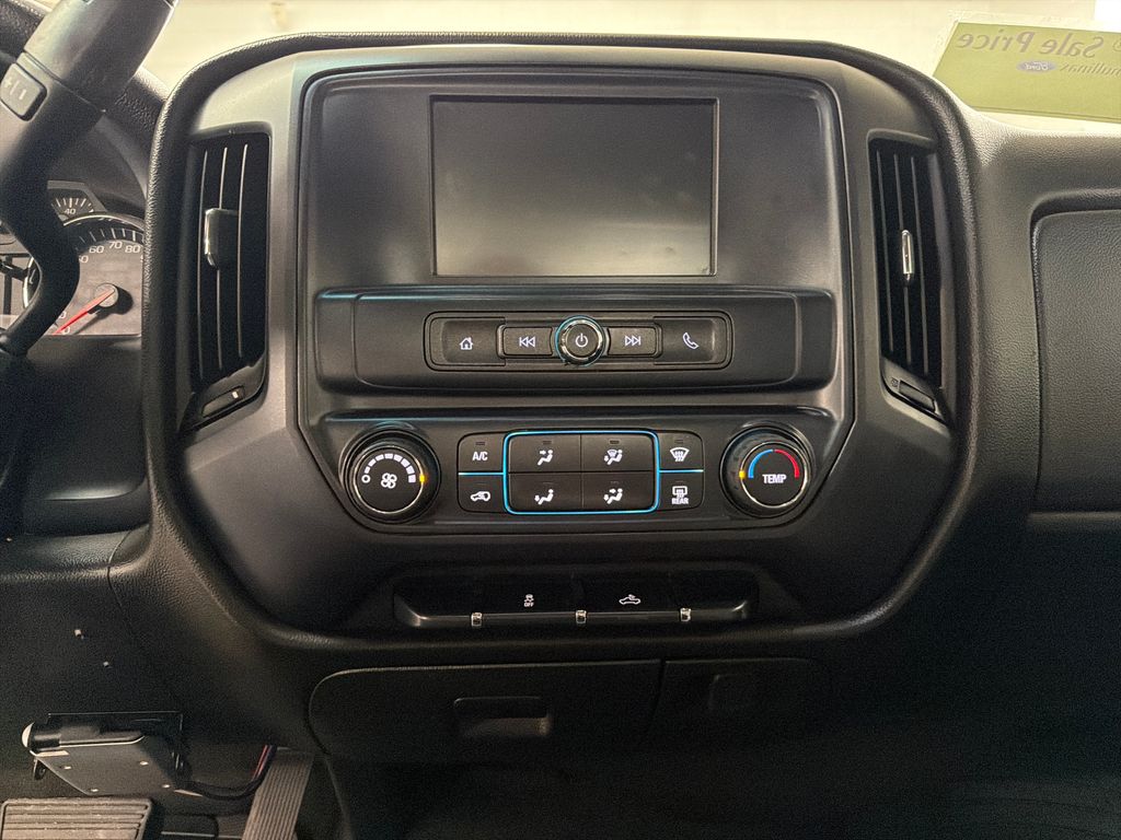 Used 2018 Silver Chevrolet Custom image 21