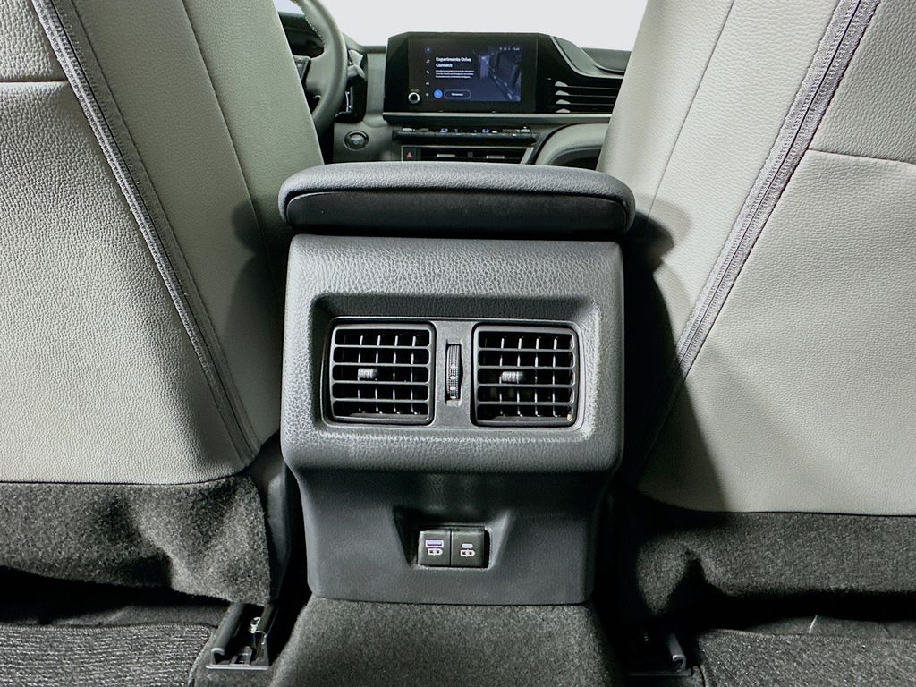 Thumbnail: 2025 Toyota Camry - 24