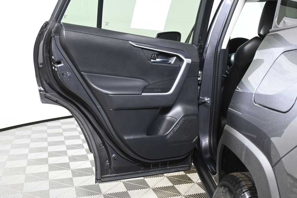 Thumbnail: 2021 Toyota RAV4 - 29