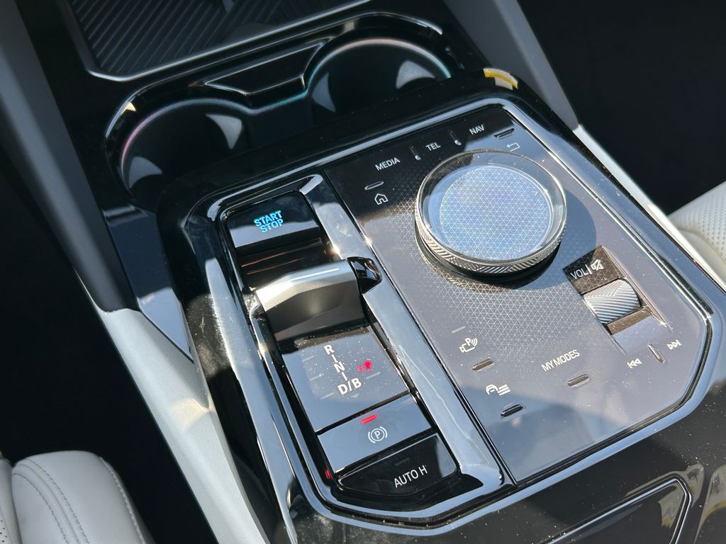 2025 BMW i5 eDrive40 28