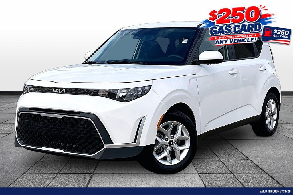 Snow White Pearl 2024 Kia Soul SUV / Crossover Front-Wheel Drive Continuously Variable Transmission