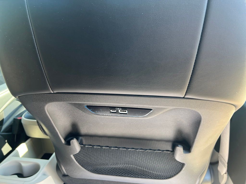 Used 2023 Chrysler Pacifica Van