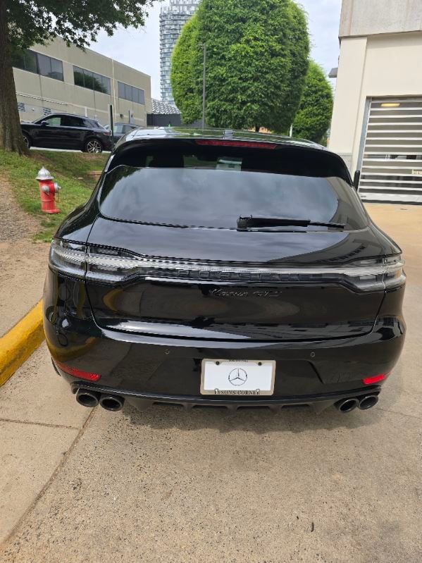 Thumbnail: 2021 Porsche Macan - 2