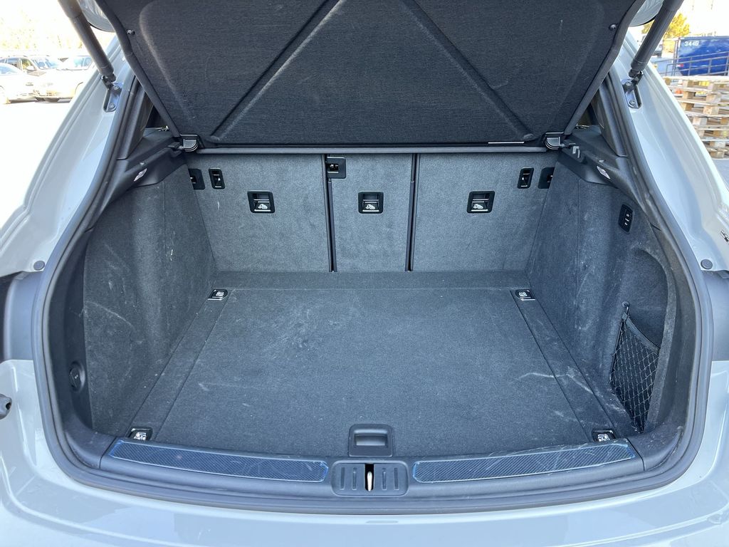 Thumbnail: 2024 Porsche Macan - 25