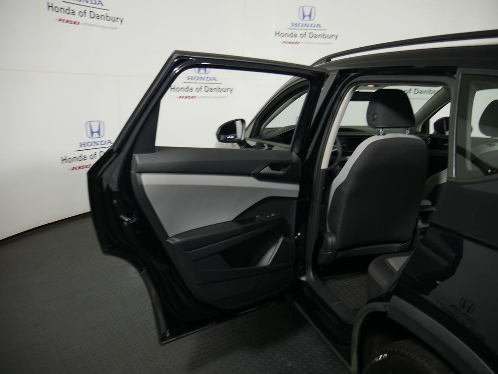 Thumbnail: 2022 Volkswagen Taos - 13