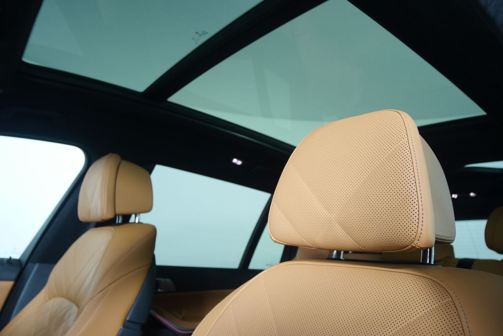 Thumbnail: 2024 BMW X7 - 11