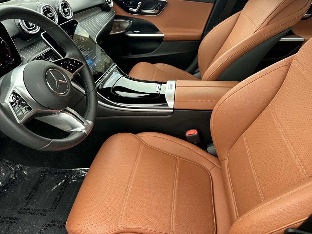 Thumbnail: 2025 Mercedes-Benz C-Class - 27