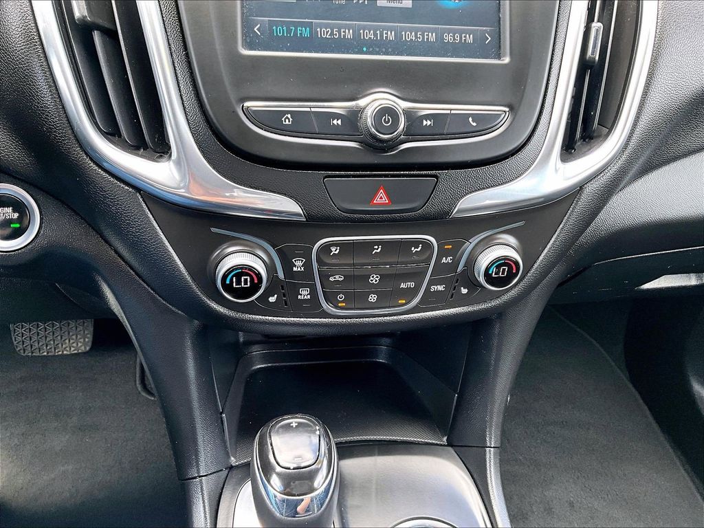 2018 Chevrolet Equinox — photo 27
