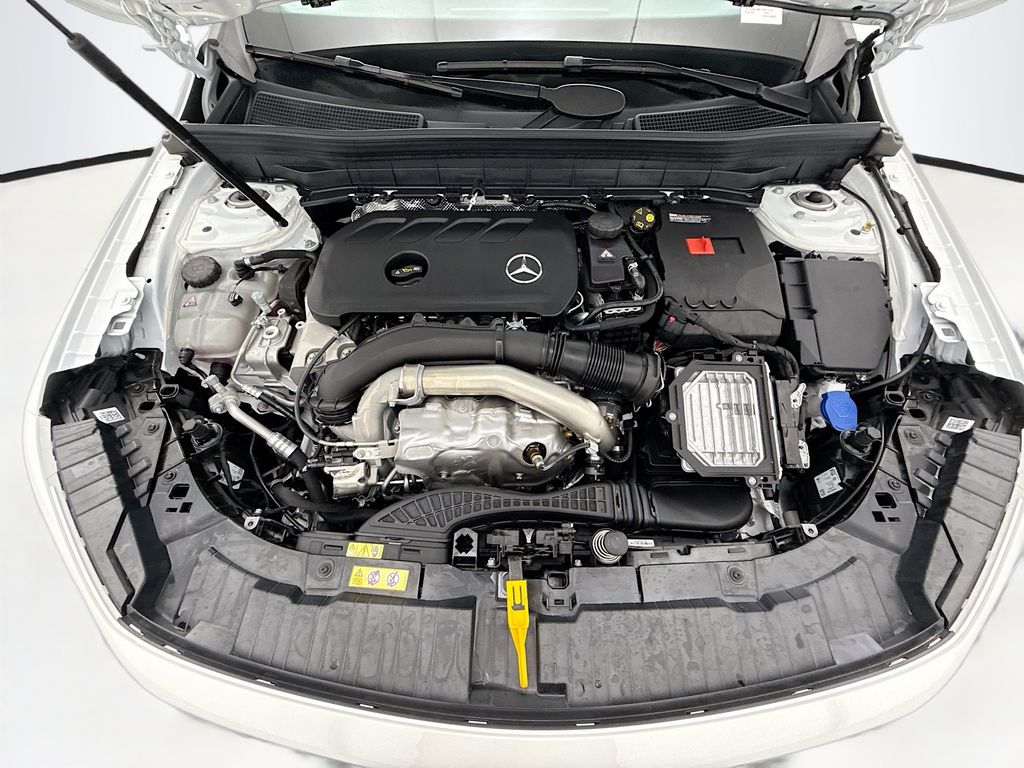 Used 2026 White Mercedes-Benz GLB 250 image 27