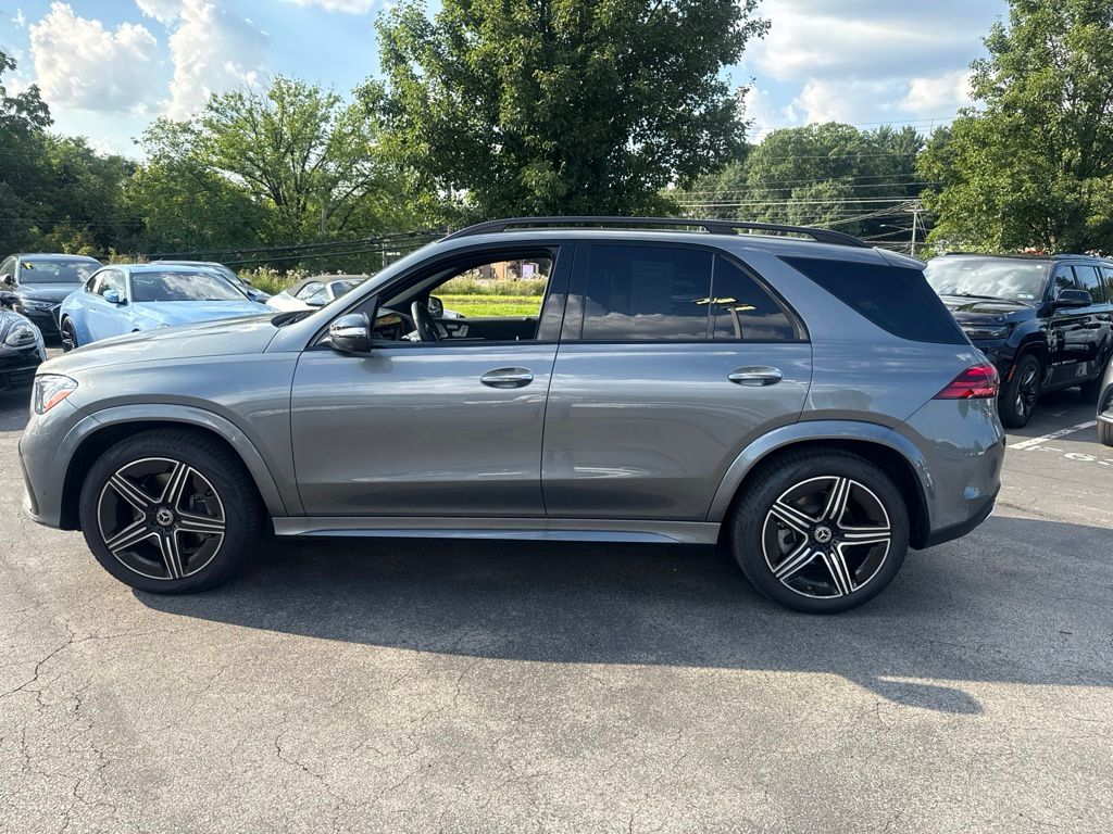 Used 2025 Gray Mercedes-Benz GLE 580 image 3